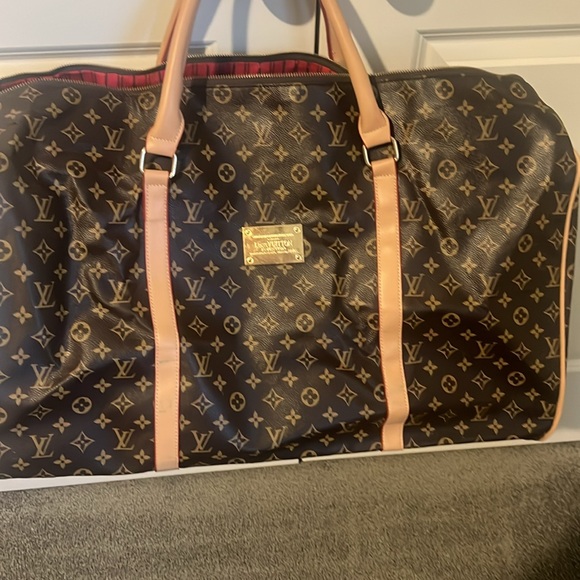 NWOT overnight Duffle bag! - Picture 3 of 12